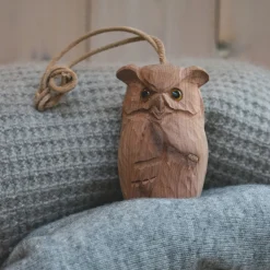 Waschbär Duft-Uhu aus Zedernholz. Online