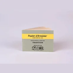 Waschbär Geruchsverzehrer »Papier d’Arménie«. Hot