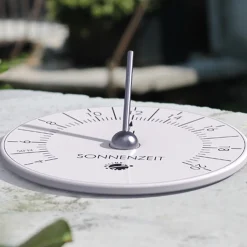 Waschbär HORA Sonnenuhr. Online