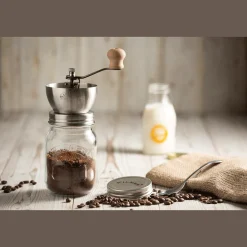 Waschbär Kaffeemühle mit Drehkurbelmahlwerk. Online