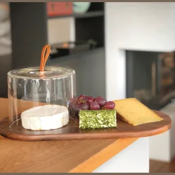 Waschbär Käseplatte mit Glashaube. Outlet