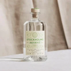 Waschbär Stockholms Bränneri Akvavit. Online